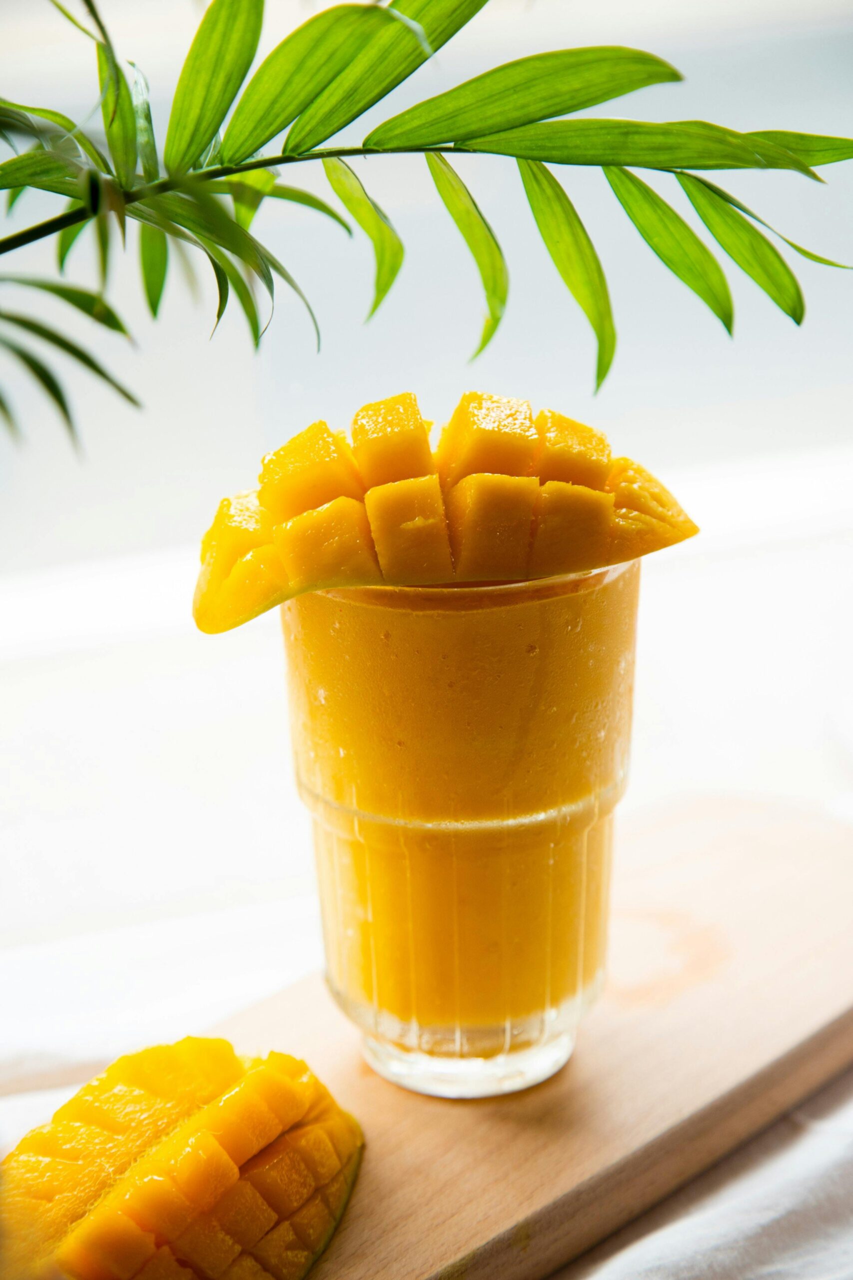 How to make delicious mango Smoothie